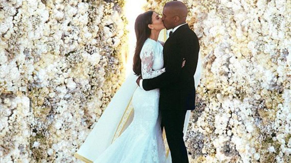 aceasta este cea mai apreciata imagine de pe instagram kim kardashian si kanye west peste 1 9