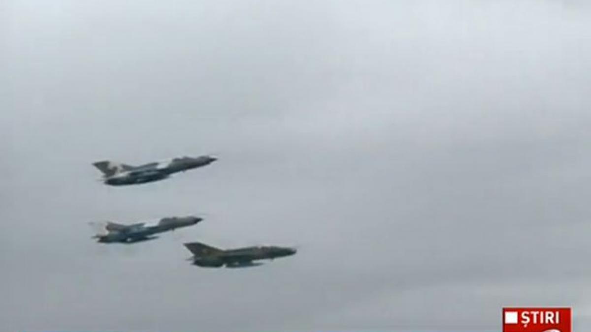 spectacol la baza 71 de ziua portilor deschise ministrul apararii prezent la eveniment