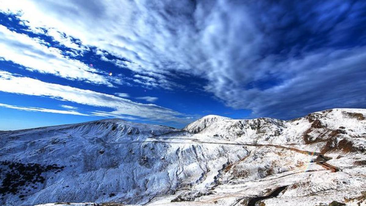 ninsoare de vara a inceput sa ninga pe transalpina