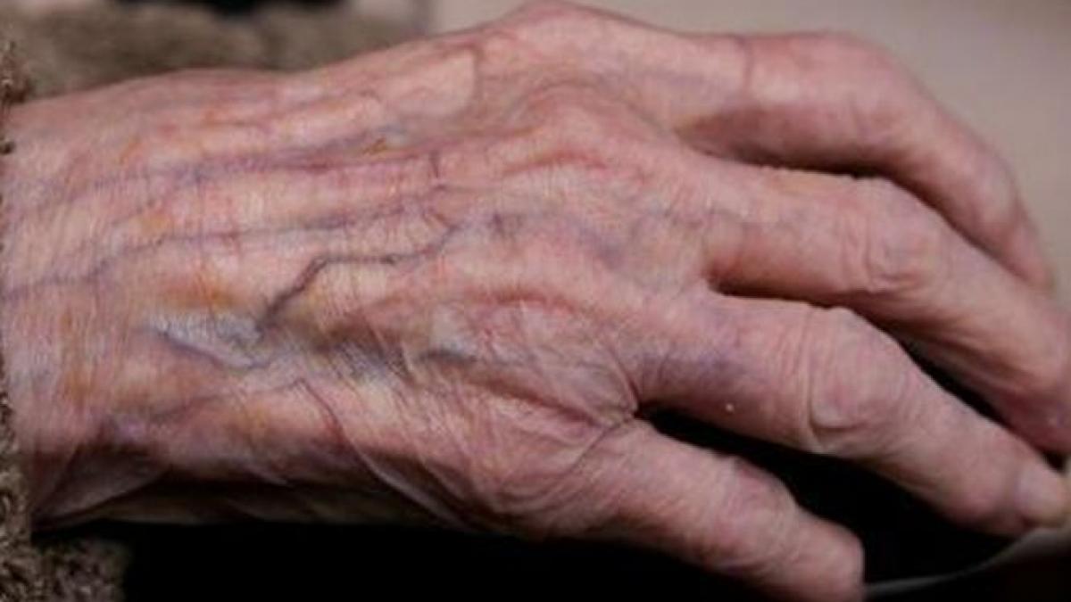 caz socant intr o comuna din iasi o batrana a ajuns sa cantareasca 25 de kilograme dupa ce a fost