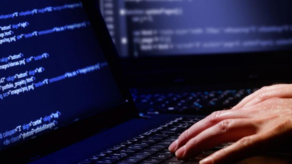 rusia tine pe teritoriul ei criminalul secolului xxi america cere extradarea lui dar putin refuza