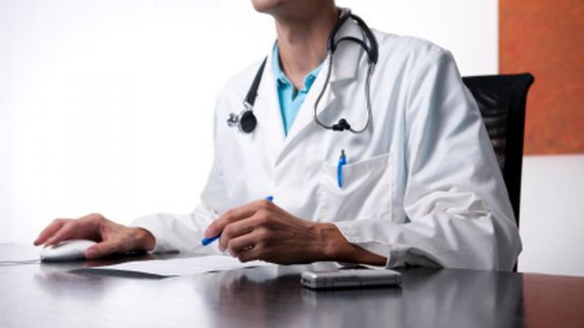 medici trimisi in judecata pentru intocmirea ilegala de dosare de pensionare