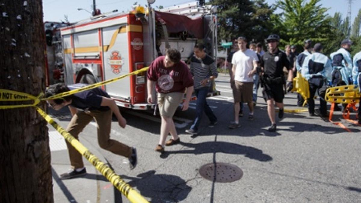 atac armat intr un campus universitar din sua atacatorul a inceput sa traga in stanga si in dreapta