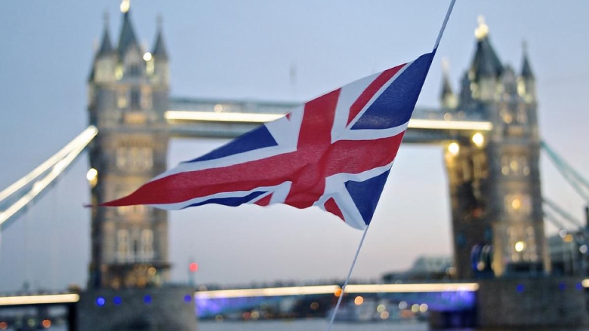 marea britanie ameninta cu iesirea din ue juncker nu ma voi pune in genunchi in fata britanicilor