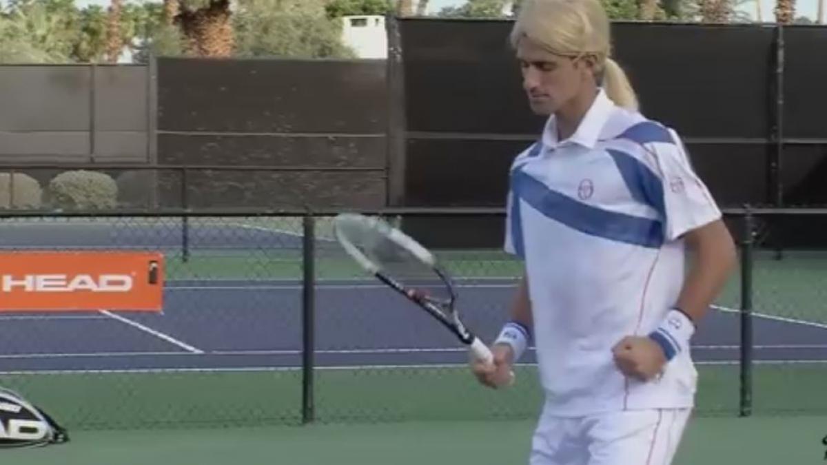 asa e in tenis uite cum o parodiaza novak djokovic pe maria sharapova