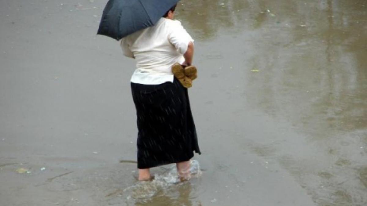 cod portocaliu de inundatii in prahova pana la ora 23 00