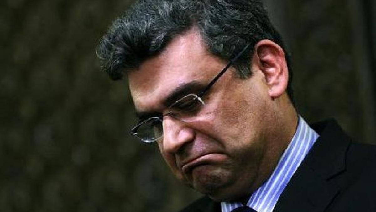 oamenii lui basescu se incaiera intre ei baconschi intelectualii din pmp marginalizati la congres