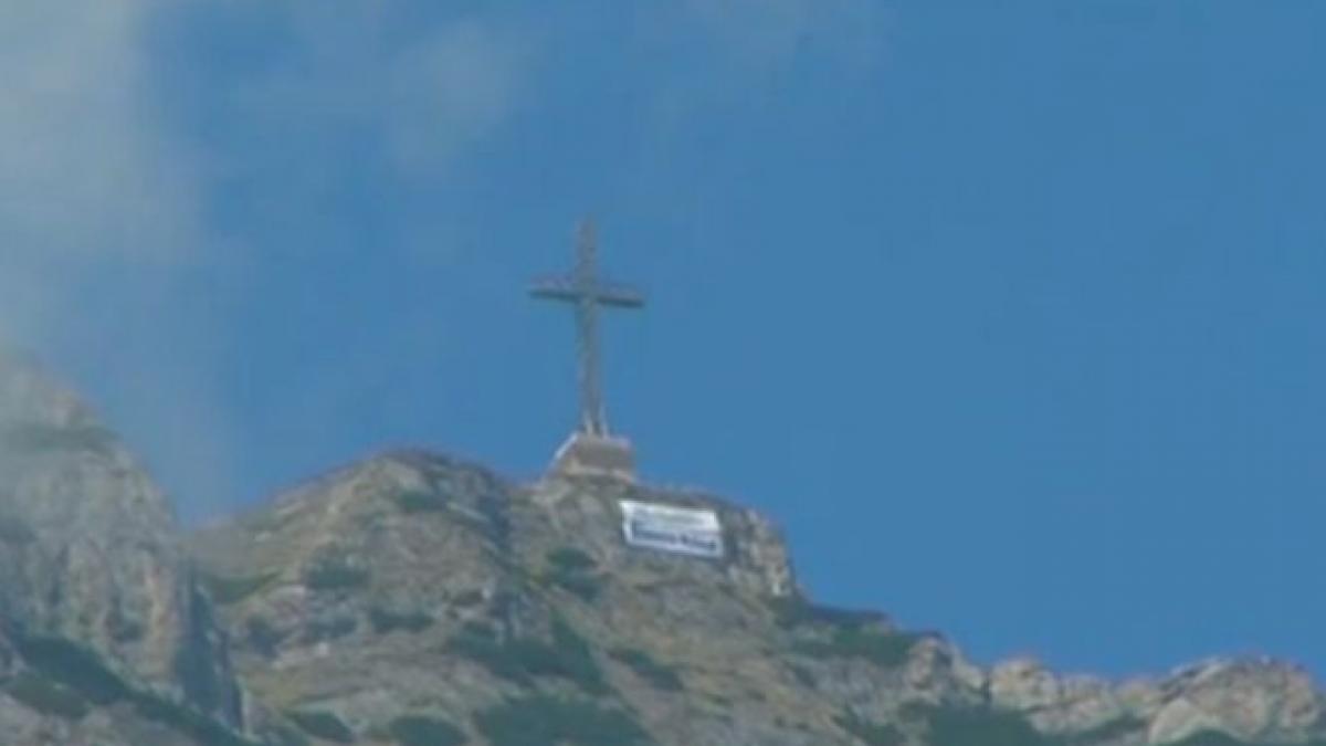 simona halep omagiata in inima muntilor un mesaj de multumire a fost montat chiar sub crucea din