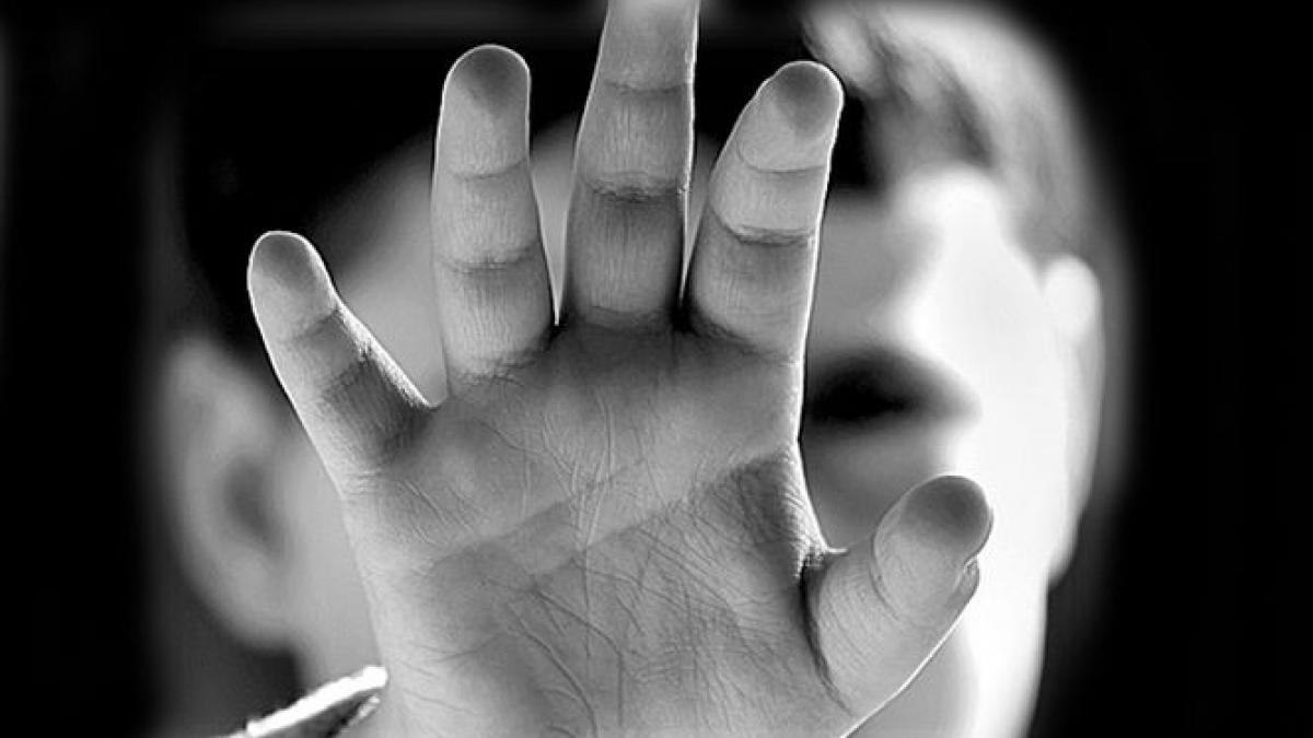 aproape 15 de inchisoare pentru o asistenta maternala femeia acuzata ca a torturat doi copii