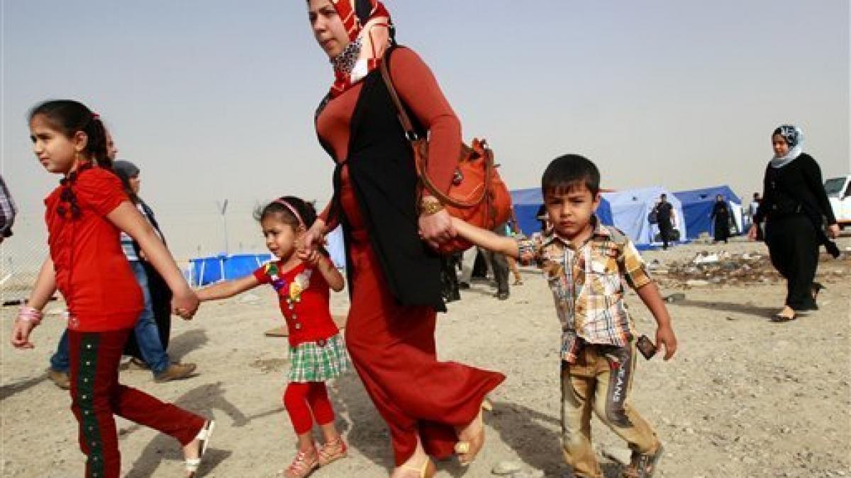 aproape 40 000 de civili au fugit din orasele irakiene tikrit si samarra anunta oim