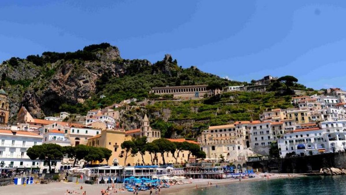 un imigrant roman a murit pe o plaja din centrul italiei