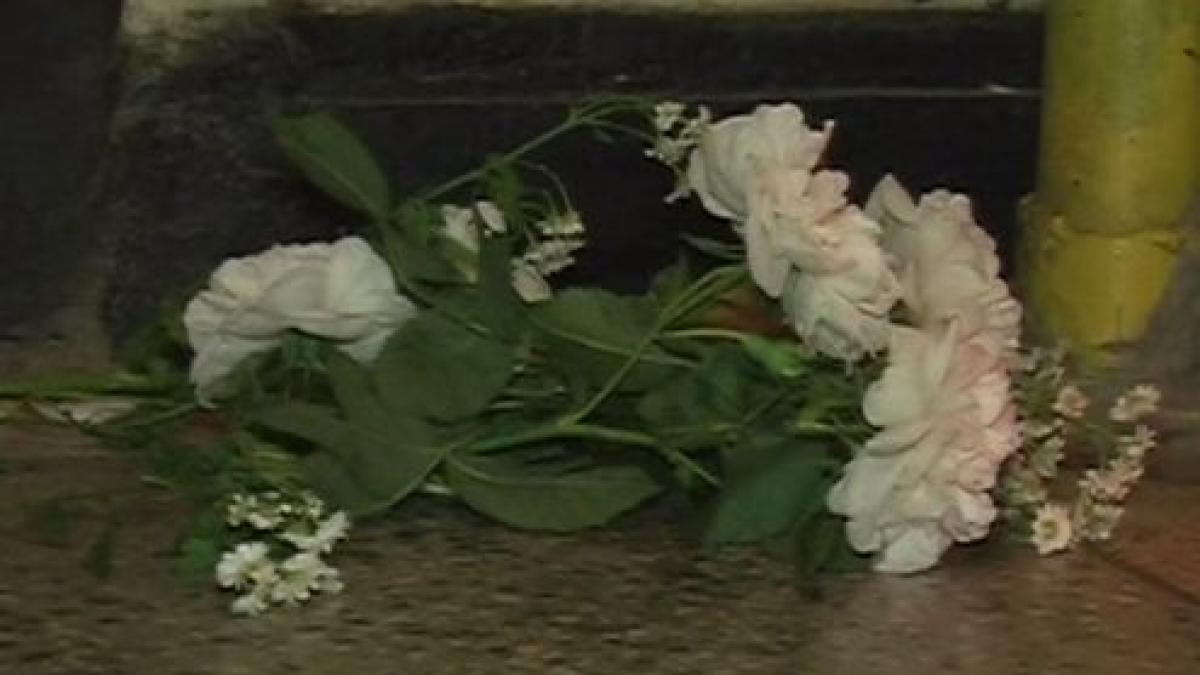 caz socant o tanara a fost gasita moarta la subsolul blocului impreuna cu pruncul nou nascut