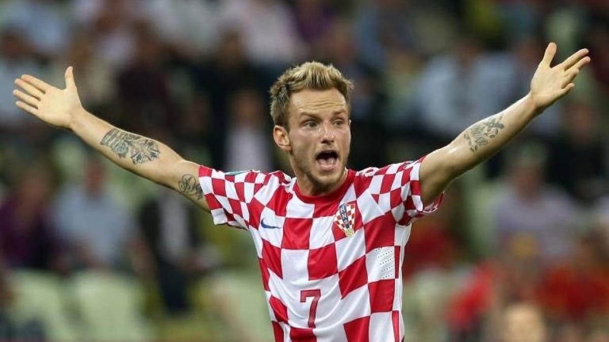 fc barcelona l a transferat pe ivan rakitic