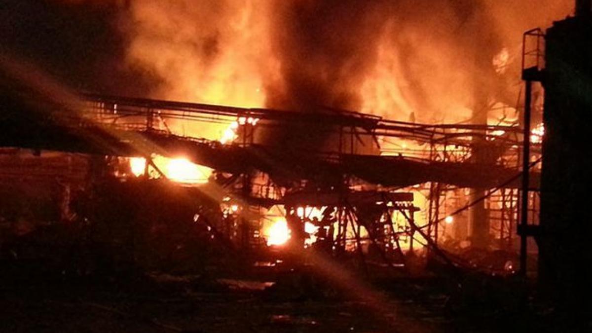 noapte de infern in rusia o explozie puternica s a produs la o rafinarie din inima siberiei