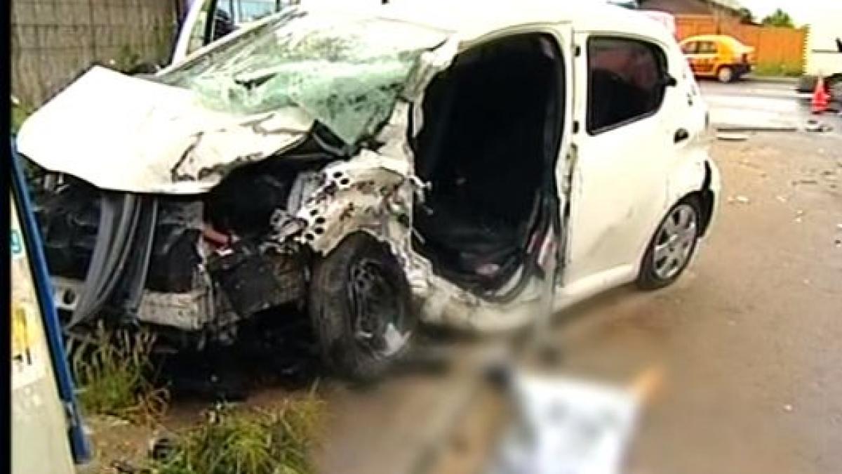o persoana a murit si alte doua au fost ranite intr un accident provocat de un politist