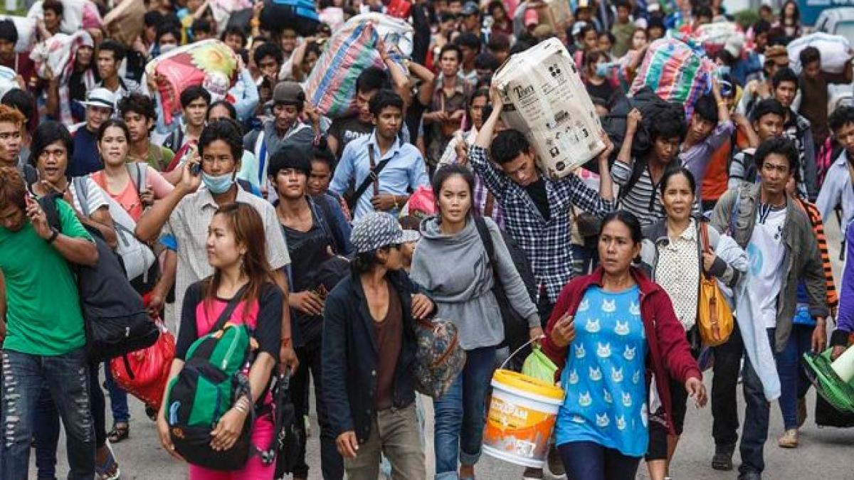 peste 140 000 de emigranti ilegali au fugit din thailanda si se intorc acasa