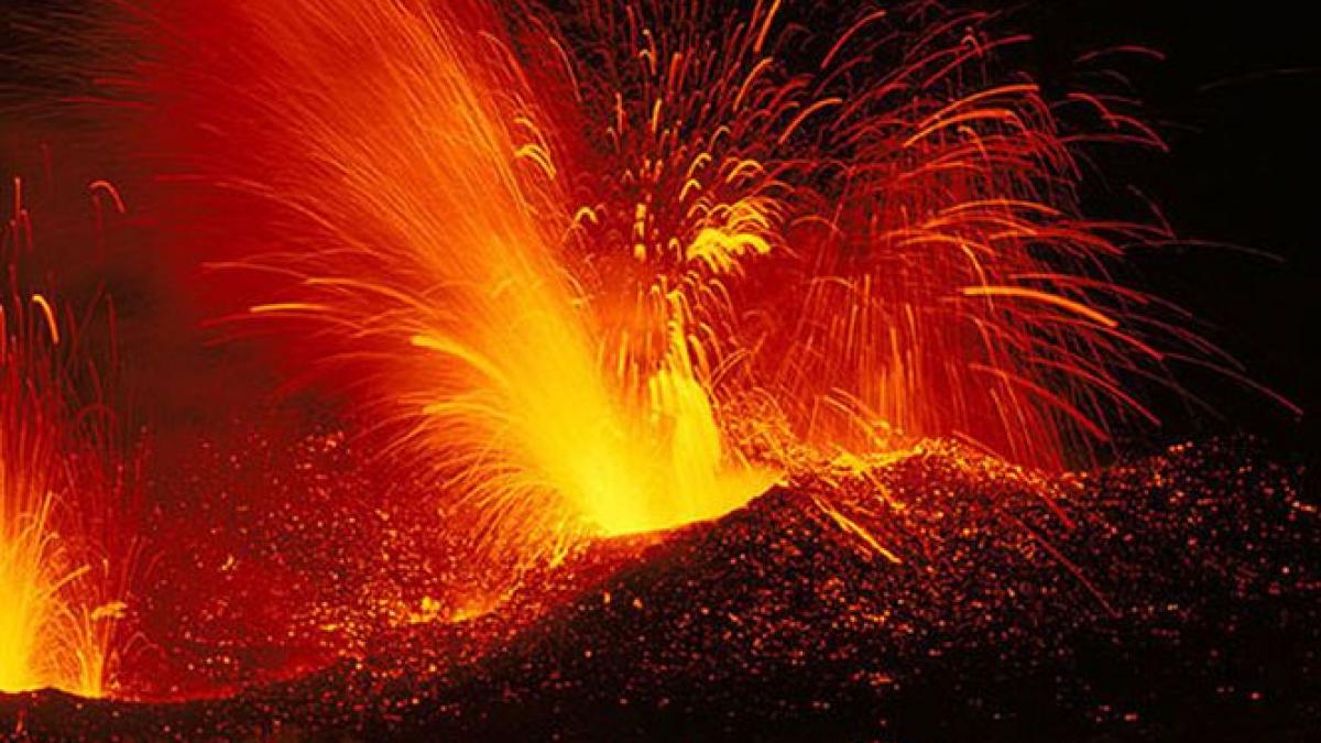 vulcanul etna a erupt din nou mai mult curse aeriene au fost amanate