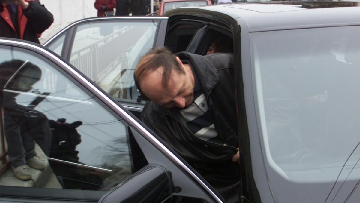 deziluzia optica un procuror abuza