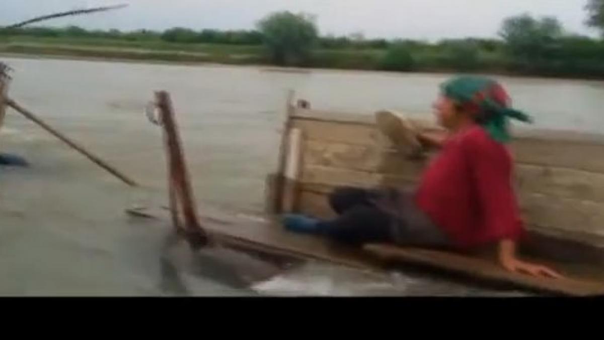 momentul socant cu ultimele clipe de viata a doi oameni care mor inecati in apele jiului incercau