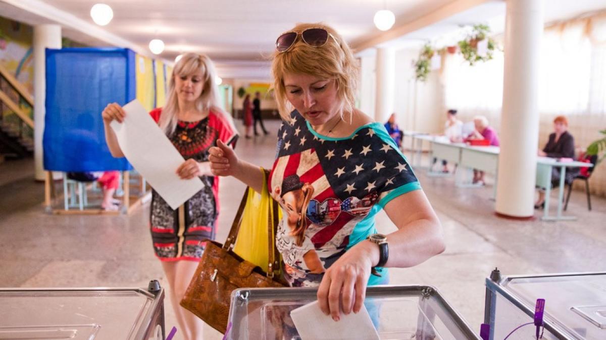 porosenko pledeaza pentru revizuirea constitutiei si alegeri parlamentare anticipate in ucraina