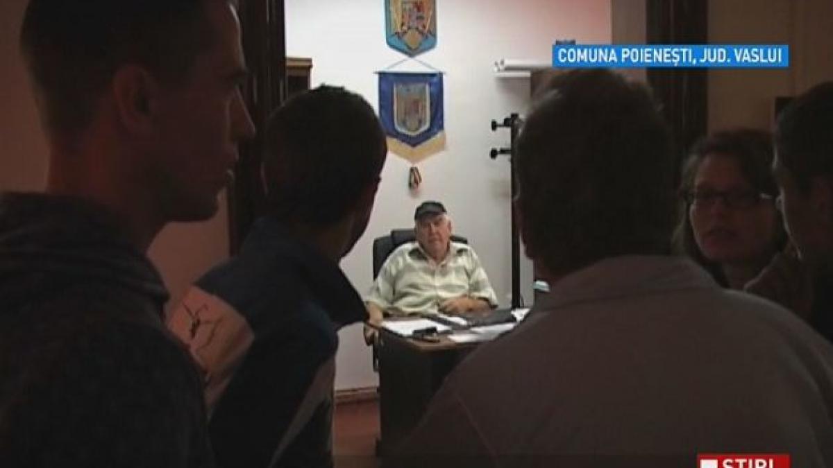 scandal la o primarie din vaslui localnicii il acuza pe primar ca a distrus cu intentie un drum din