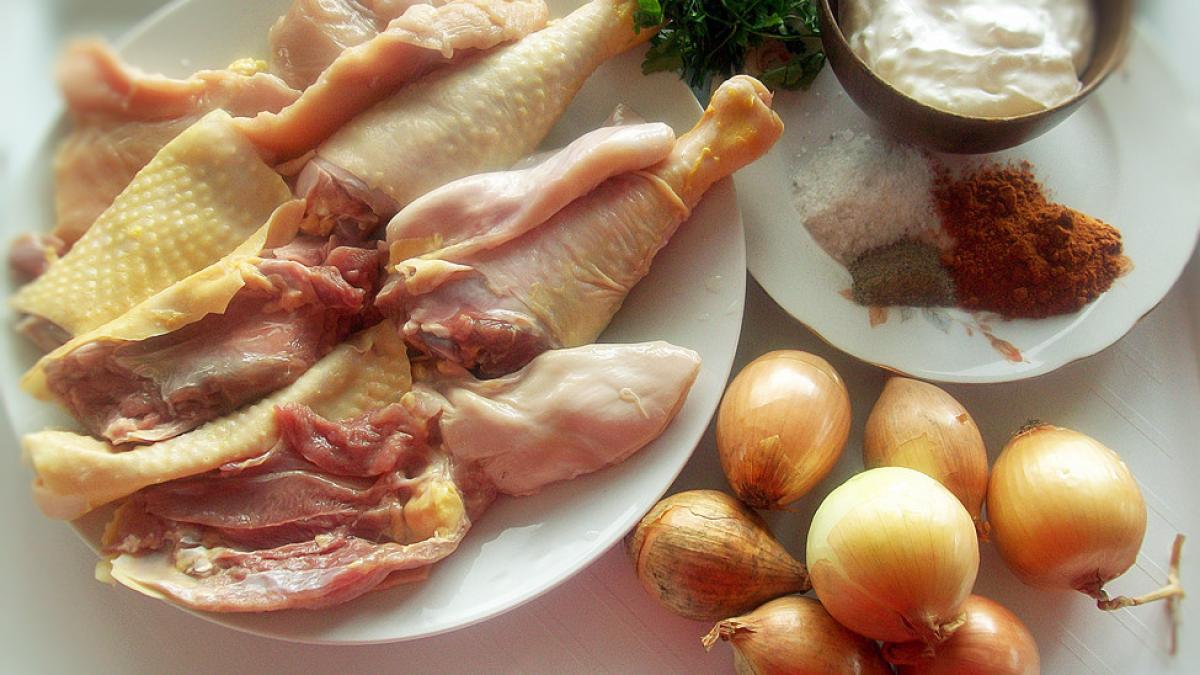 agentia de securitate alimentara avertizeaza nu spalati carnea de pui inainte de preparare ce se