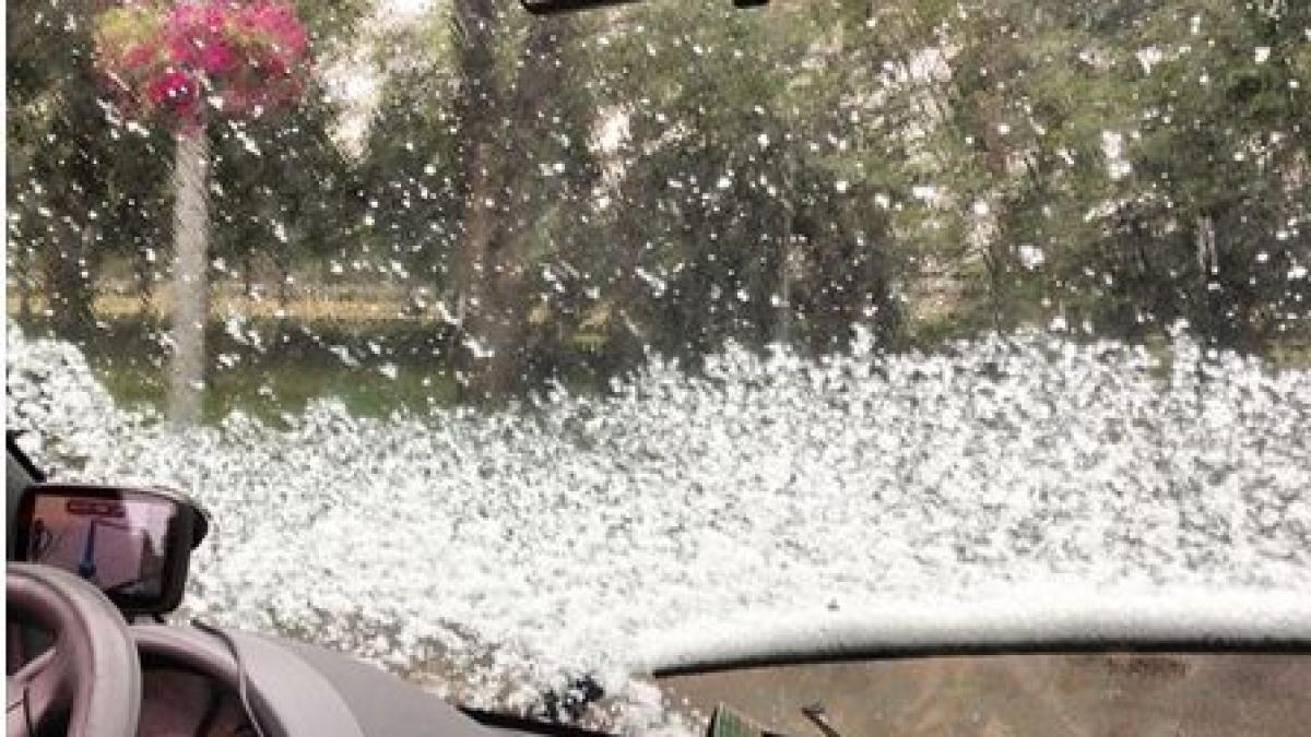 cand s au trezit dimineata au gasit zapada pe masini de 32 de ani nu a mai nins la mijlocul lui