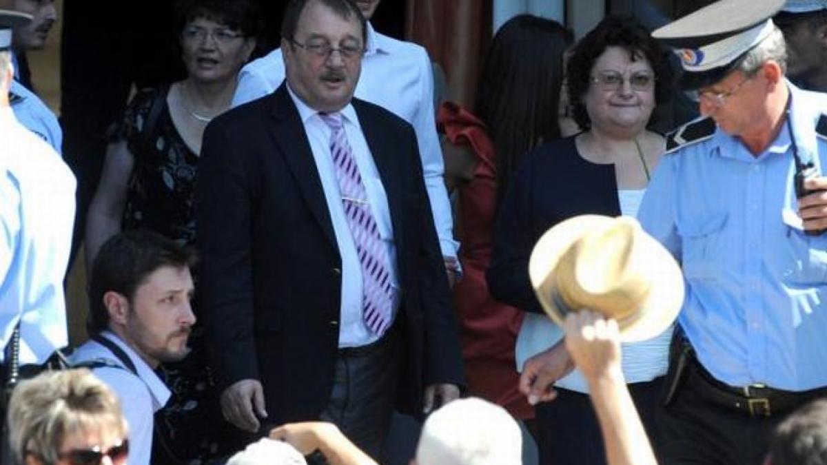 ce spune avocatul lui mircea basescu despre inregistrarile in care apare clientul sau