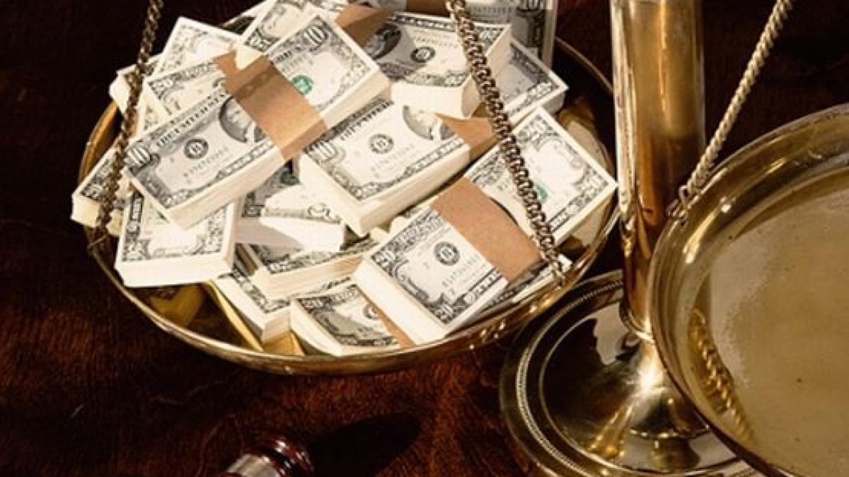 magistratii condamnati definitiv pentru coruptie raman fara pensiile speciale