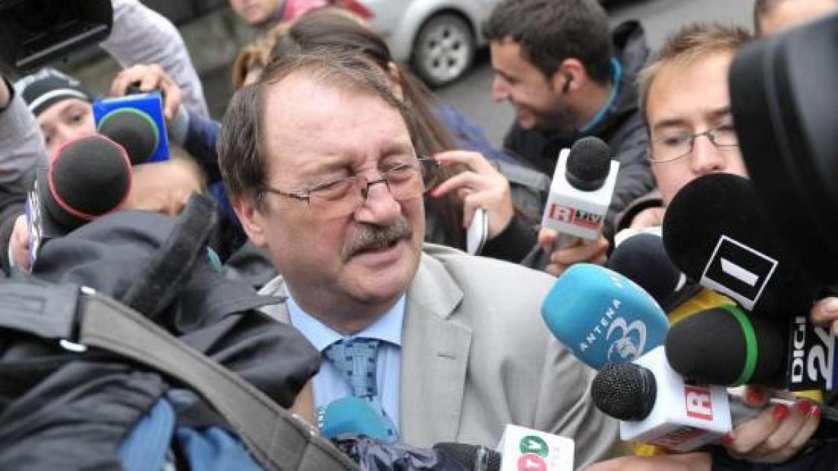 atentie limbaj obscen ce termeni vulgari folosea mircea basescu in discutiile cu bercea mondial