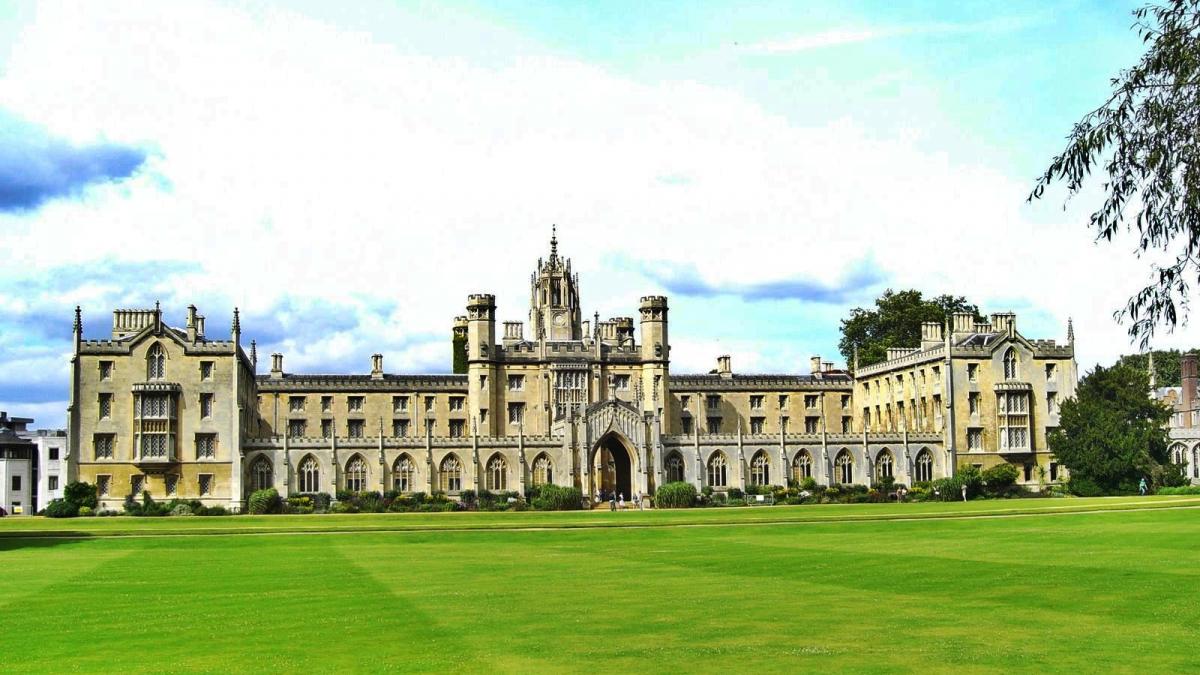 ce au facut studentii de la cambridge in ziua in care s a terminat scoala parintii au impietrit