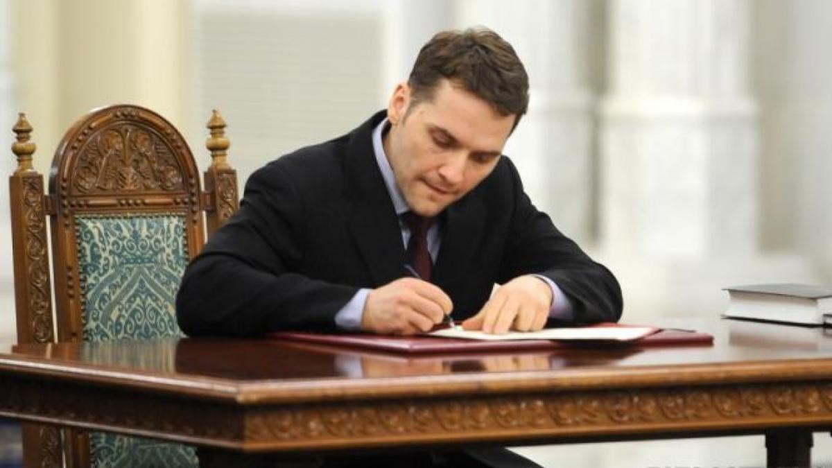 dan sova demisioneaza din functia de ministru al transporturilor