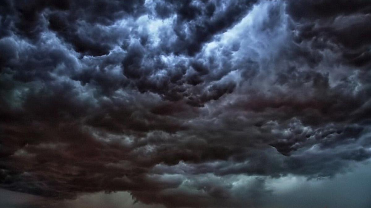 o noapte furtunoasa romania maturata de vijeliile prezise de codul galben