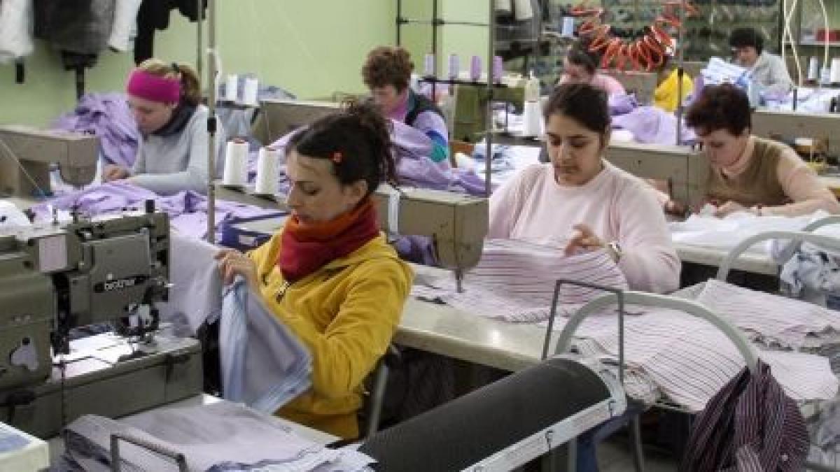 romanii cei mai muncitori din ue suntem pe primul loc la numarul de ore lucrate pe an finlandezii