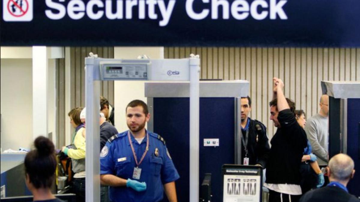 un roman le a dat emotii fortelor antitero din miami ce au gasit autoritatile in bagajul lui