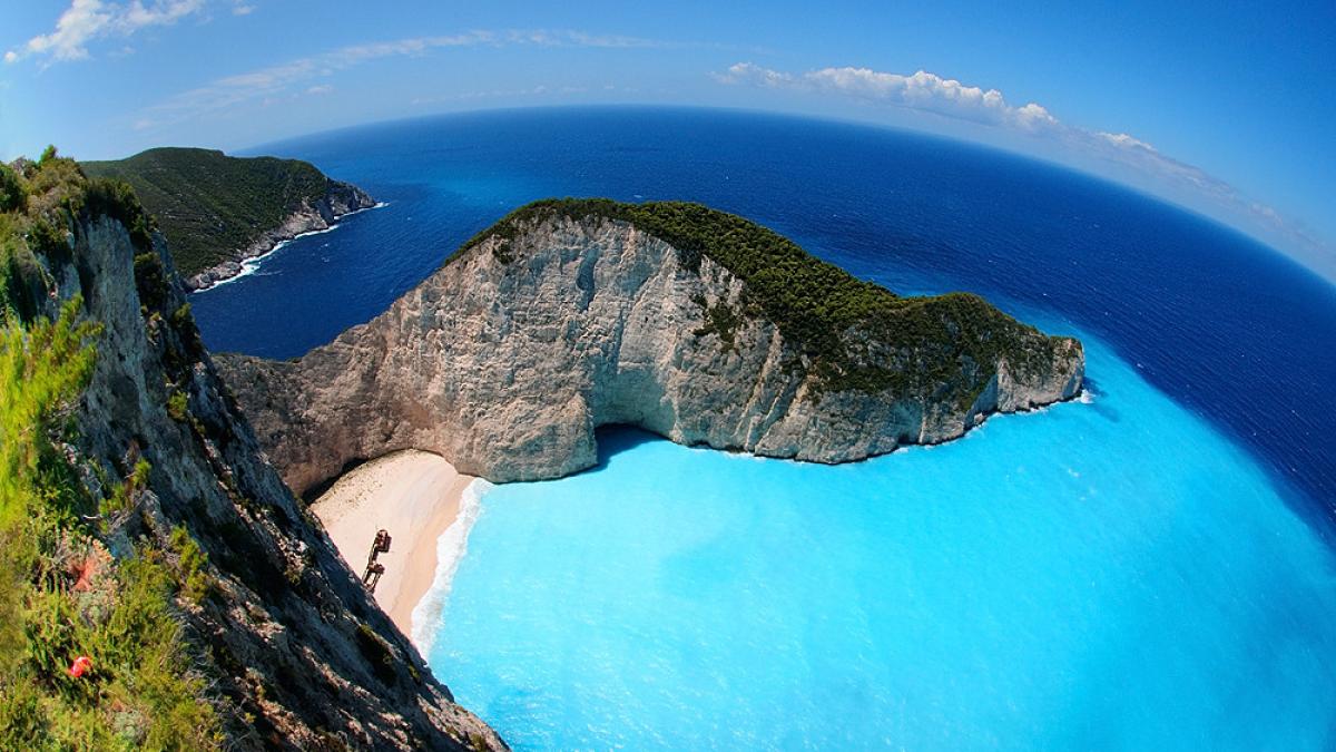 insula marathonisi paradisul testoaselor si al turistilor