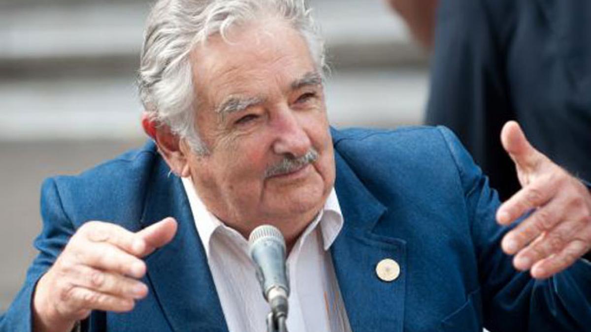 presedintele uruguayului fifa o banda de fii de catele