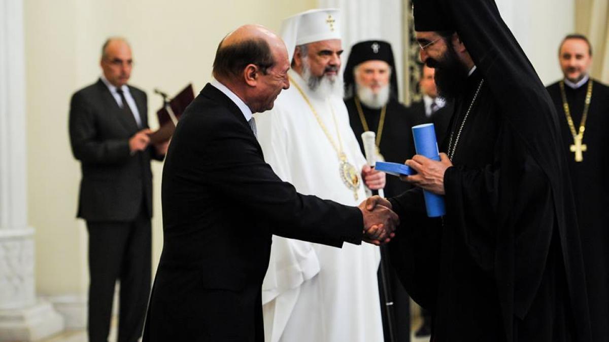 deziluzia optica basescu atoatebautorul