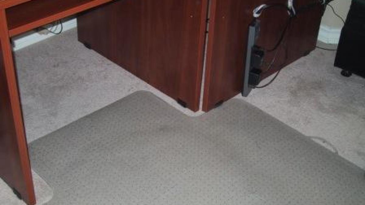 microfoane lipite sub birouri in primaria din satu mare