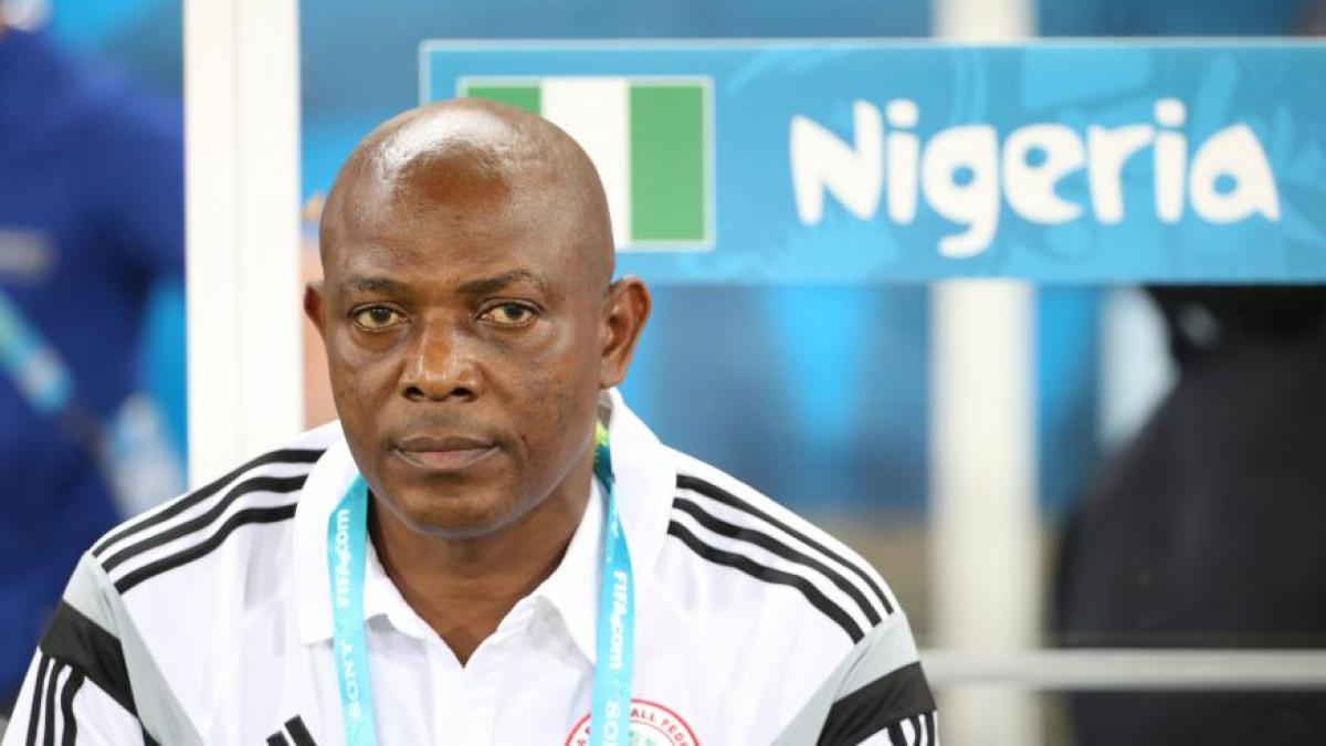 selectionerul nigeriei si a anuntat demisia dupa eliminarea in fata frantei