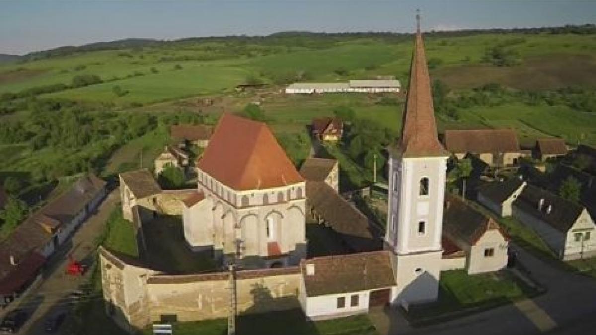 romania la inaltime biserica fortificata din crit judetul brasov