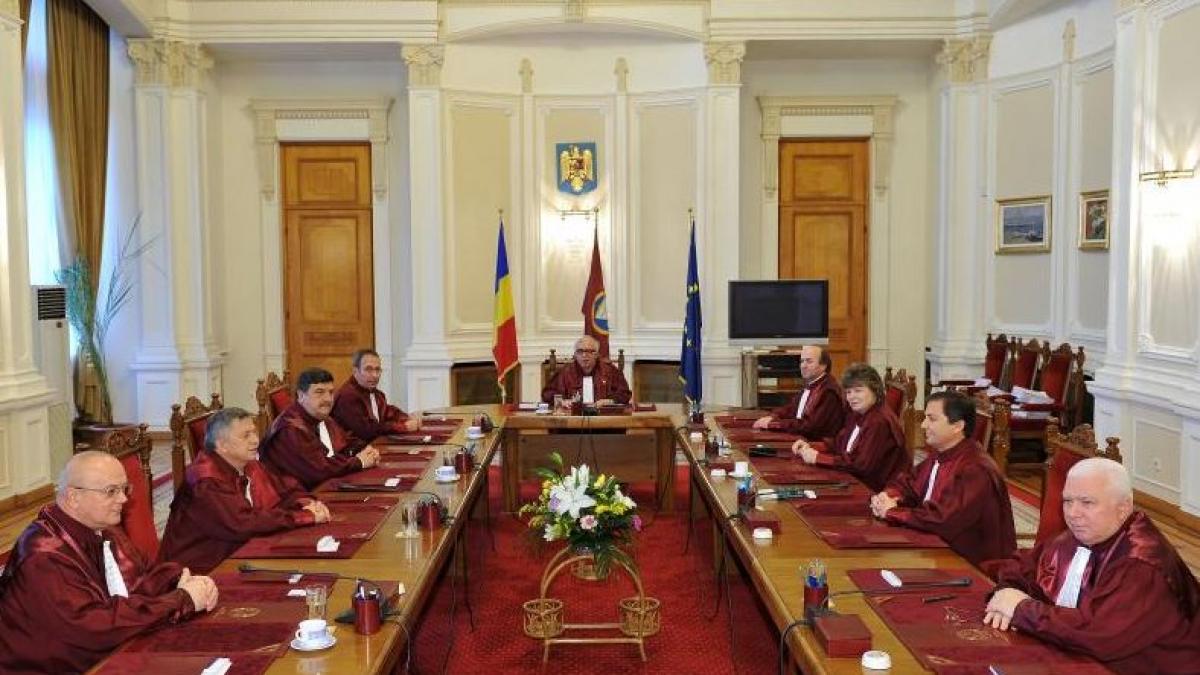 cc sintagma aceeasi functie din articolul 25 din legea ani se refera la toate functiile alese