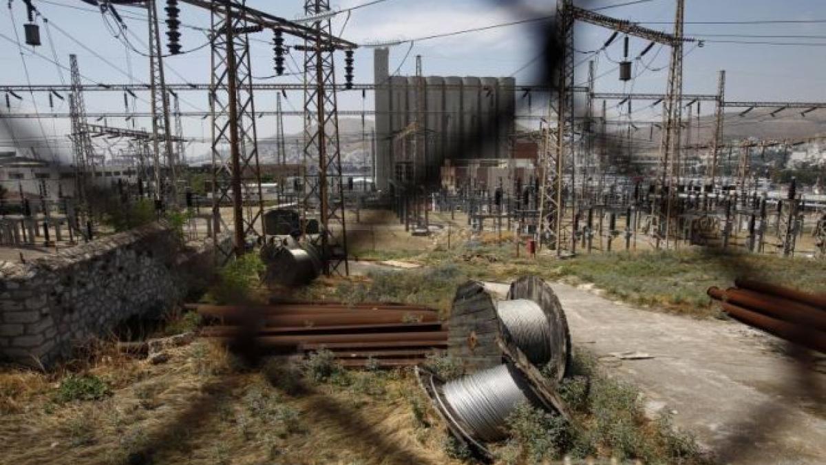 greva angajatilor din electricitate lasa grecia in bezna si pericliteaza sezonul turistic