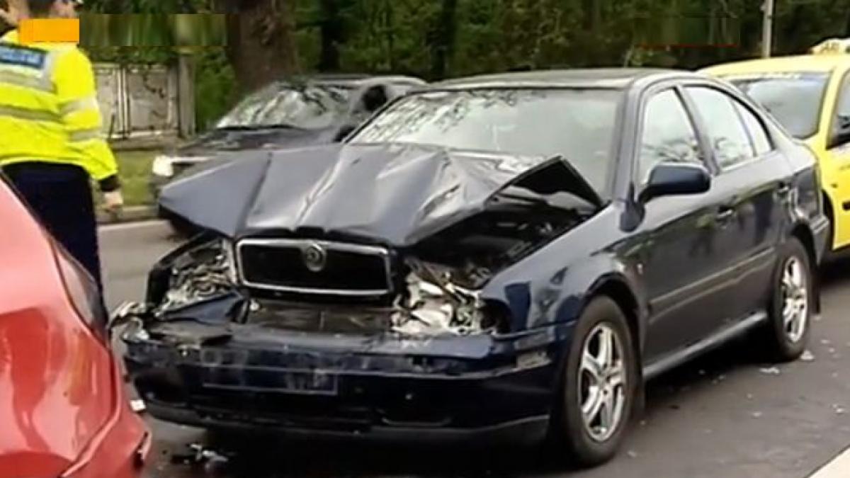 circulatia se desfasoara ingreunat pe autostrada a2 tamponare in lant cu 5 masini la kilometrul 16