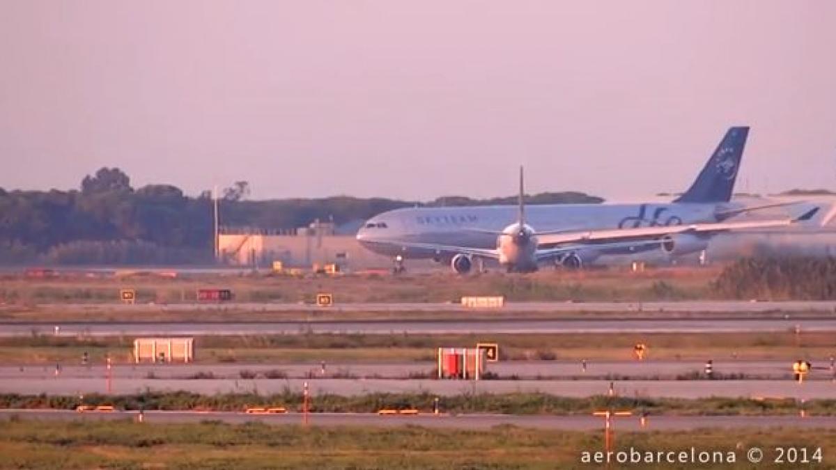 catastrofa aviatica evitata in cateva secunde momentul in care doua avioane sunt extrem de aproape