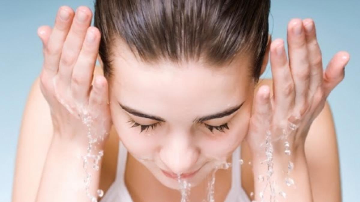 cele mai bine sfaturi pentru curatarea corecta a tenului in functie de tipul lui