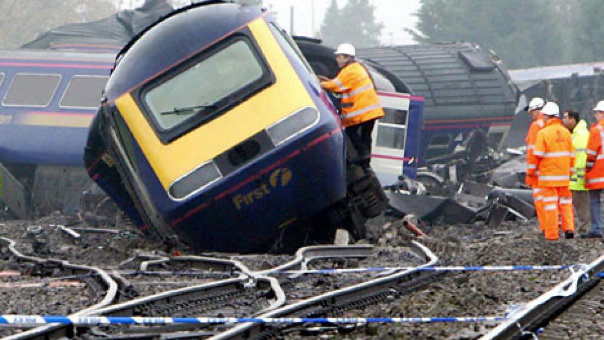 cel putin 80 de raniti in urma coliziunii a doua trenuri in africa de sud