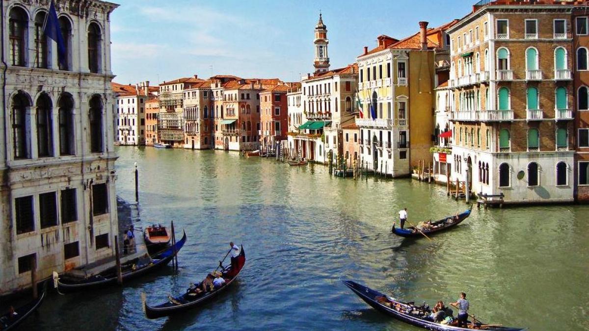 circuit incantator spre italia