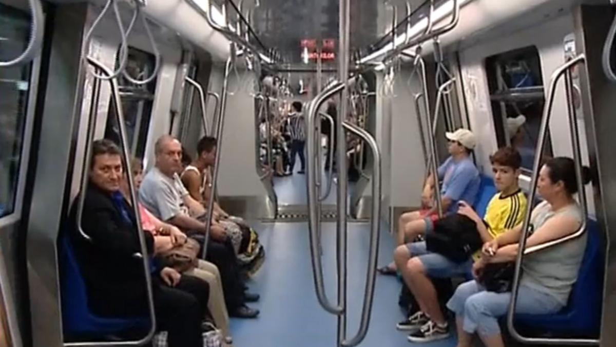 noile trenuri de metrou au fost puse in circulatie iata cum arata vagoanele