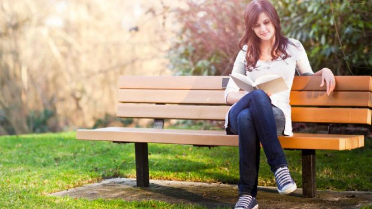 biblioteca gratuita si locuri special amenajate in parcuri pentru pasionatii de lectura